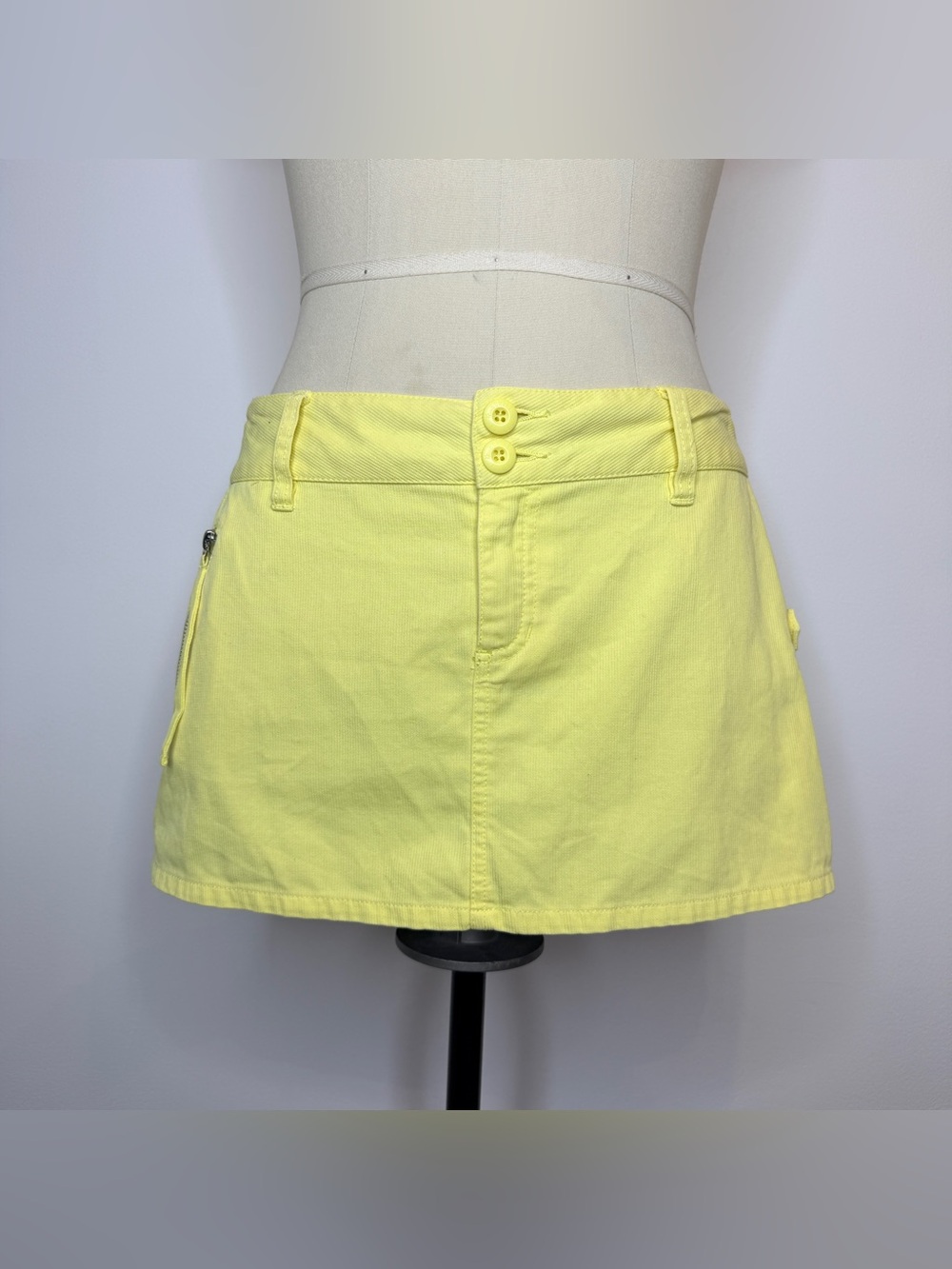 Hurley yellow mini skirt